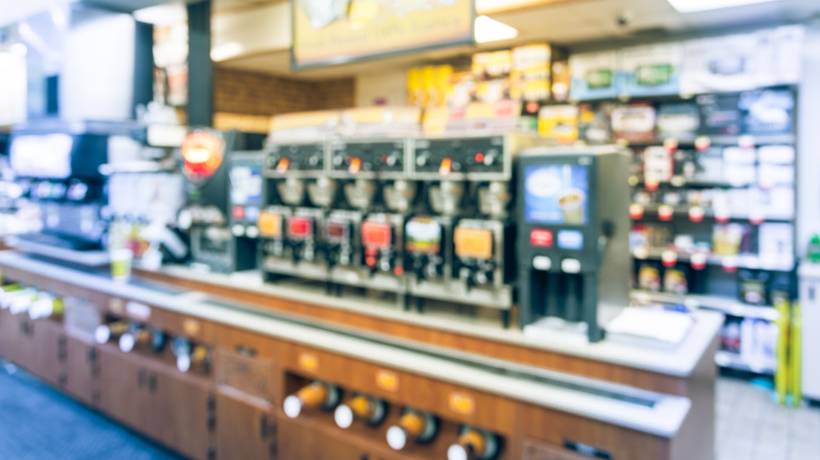 Quán cà phê / quầy bar tự phục vụ đóng vai trò là bàn đạp cho mô hình kinh doanh mới của chuỗi cửa hàng tiện lợi